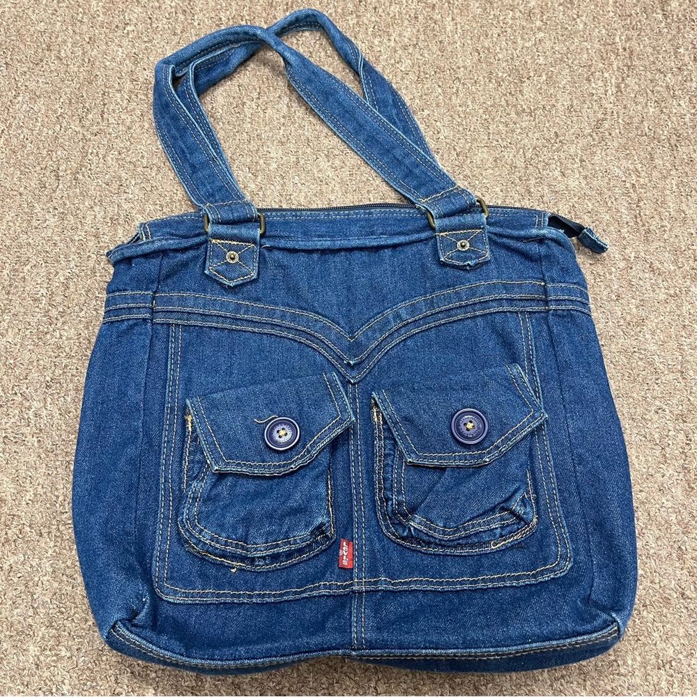 Levi’s 👜